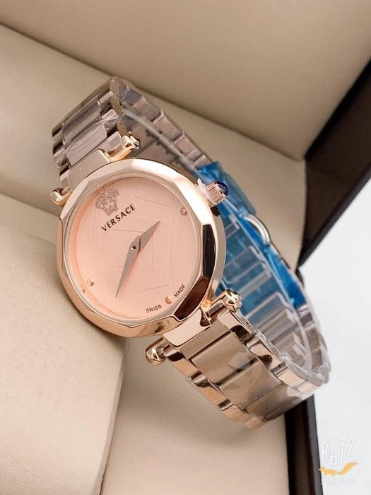 Heritage-Inspired Watch With Refined Style