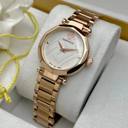 Heritage-Inspired Watch With Refined Style