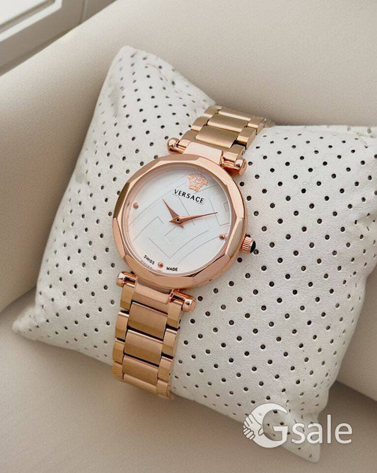 Heritage-Inspired Watch With Refined Style