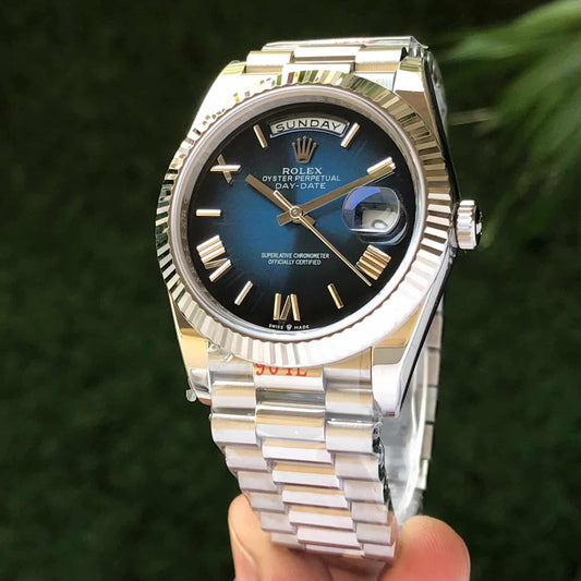 Retro Look Day Date Watch With Modern Movement