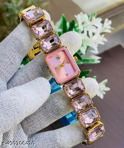 Refined Iconic Modern Wristwatch