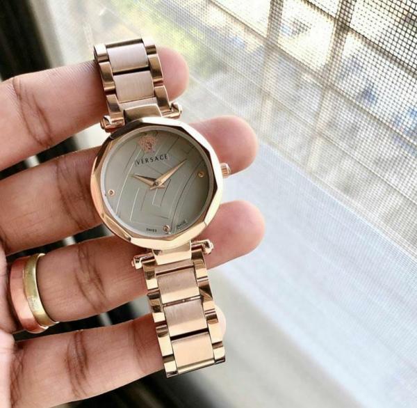 Heritage-Inspired Watch With Refined Style