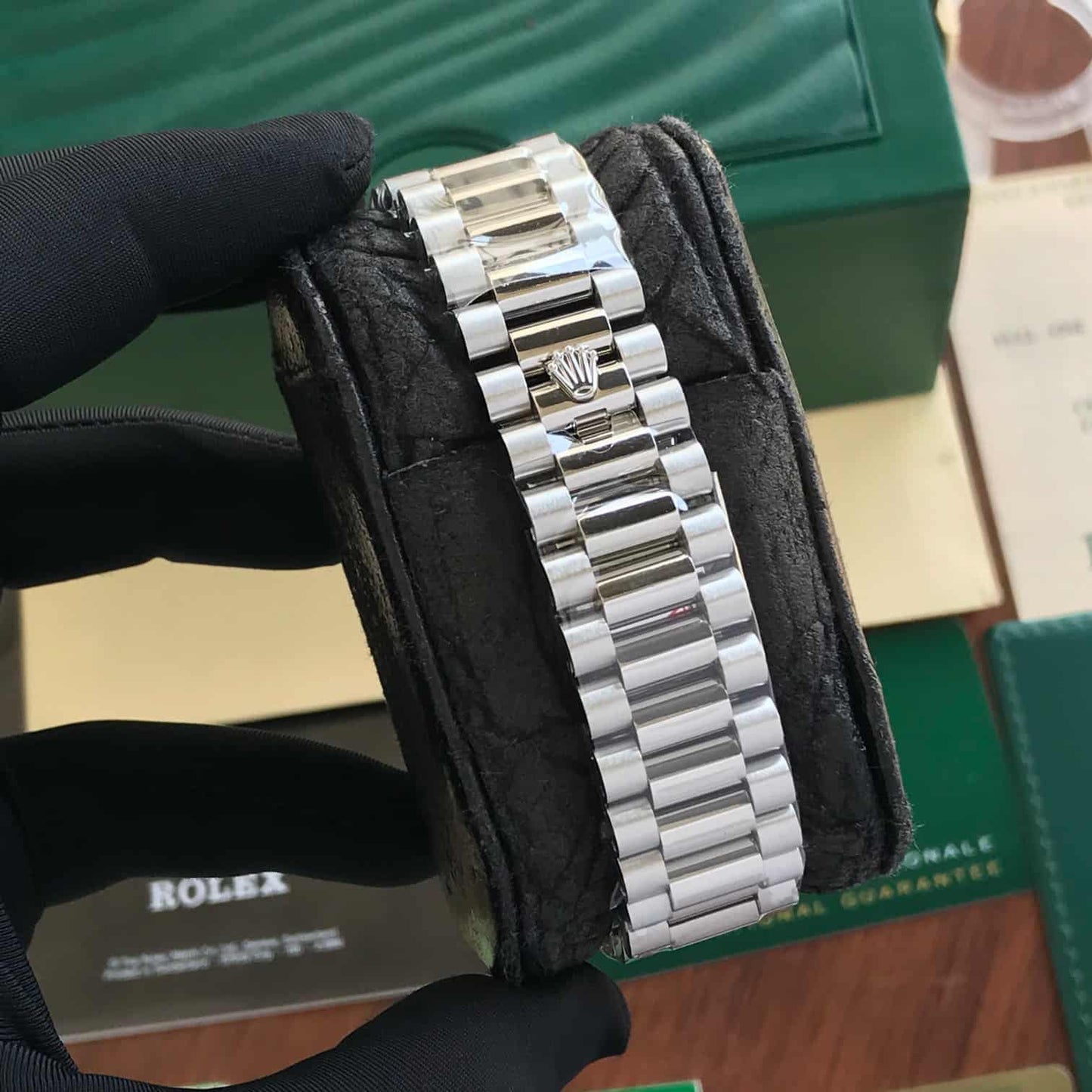 Retro Look Day Date Watch With Modern Movement