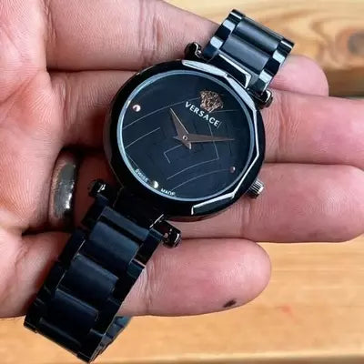 Heritage-Inspired Watch With Refined Style