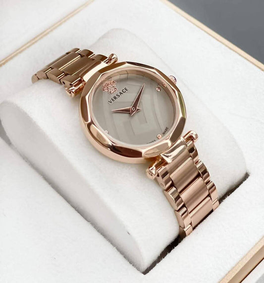 Heritage-Inspired Watch With Refined Style