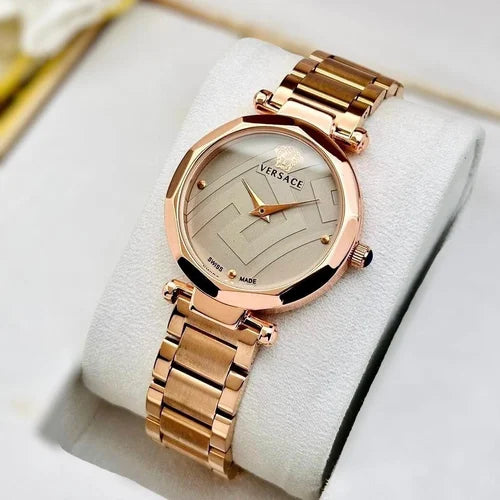 Heritage-Inspired Watch With Refined Style
