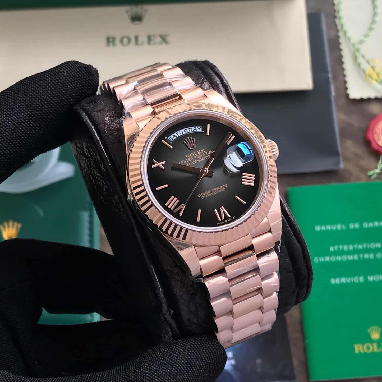 Retro Look Day Date Watch With Modern Movement