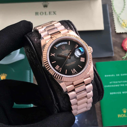 Retro Look Day Date Watch With Modern Movement