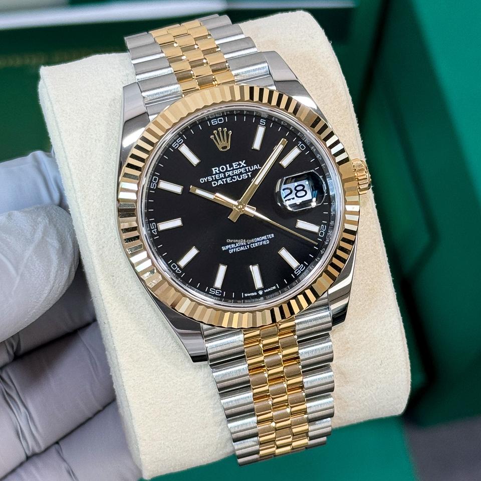 Everyday Wear Couturier Watch With Classic Appeal