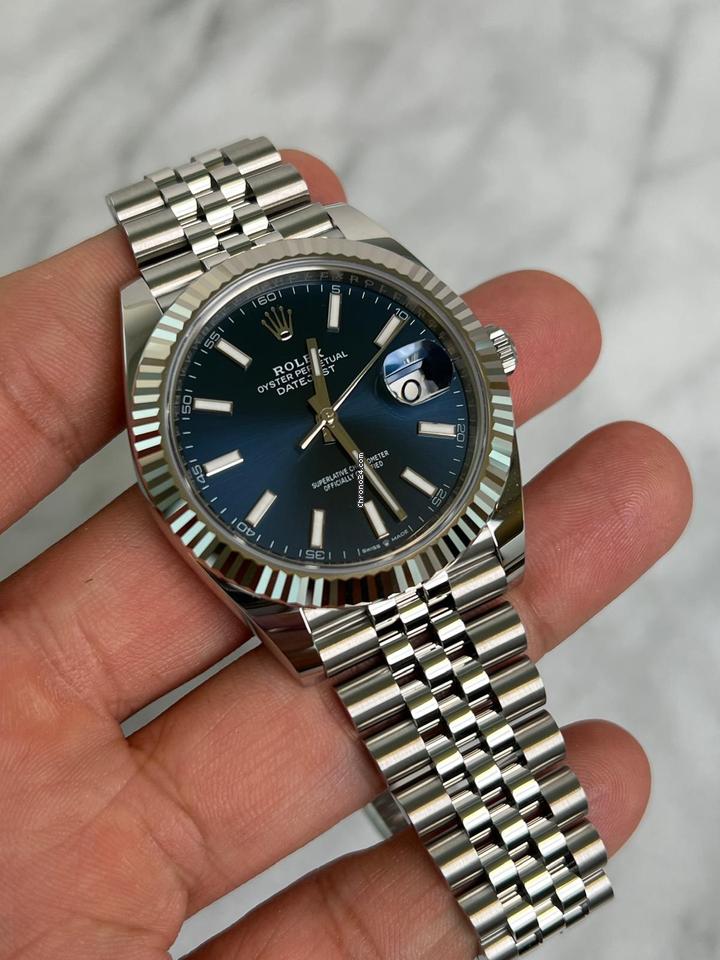 Everyday Wear Couturier Watch With Classic Appeal