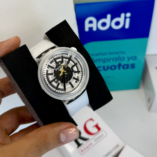 Slim Design Acetate Speed Master Watch With Polished Look