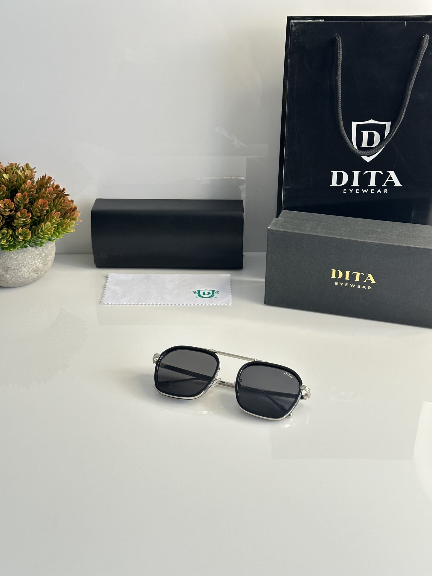 Luxury Vision Series Classic Frame Sunglasses