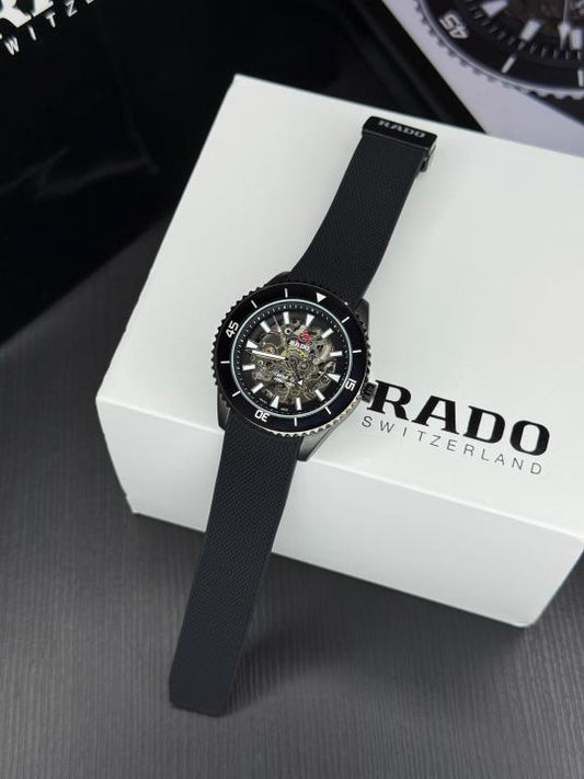 Automatic Watch With Vintage-Inspired Design