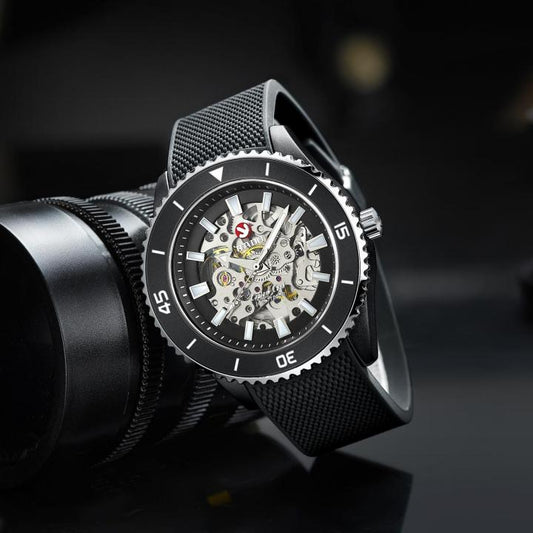 Automatic Watch With Vintage-Inspired Design