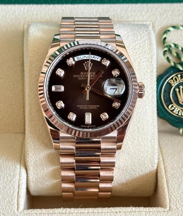 Perpetual Date Just Diamond 2Ton-Gold-Black Working Like Automatic