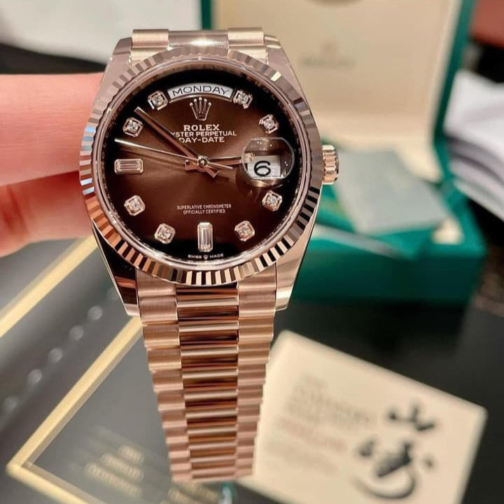 Perpetual Date Just Diamond 2Ton-Gold-Black Working Like Automatic