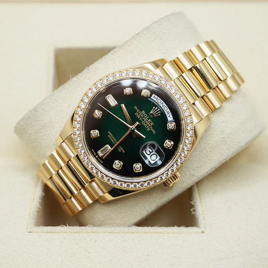 Retro Look Day Date Watch With Modern Movement