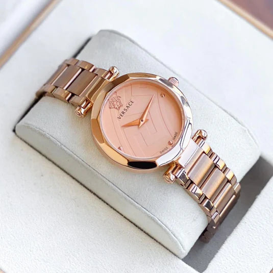 Heritage-Inspired Watch With Refined Style