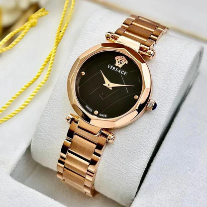 Heritage-Inspired Watch With Refined Style