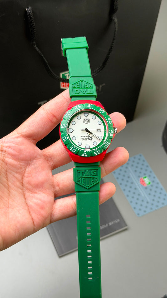 Ta_g Heuer Formula Solaghraph Watche