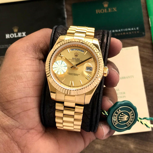 Retro Look Day Date Watch With Modern Movement