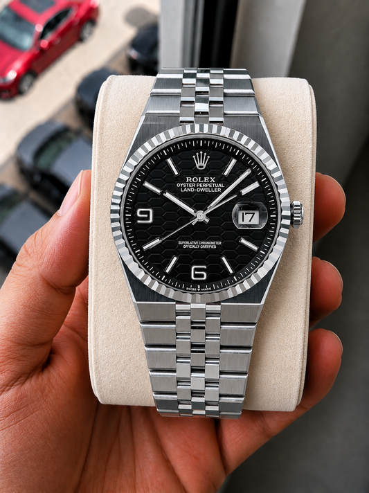 Role_x Land Dweller Silver/Black Watch