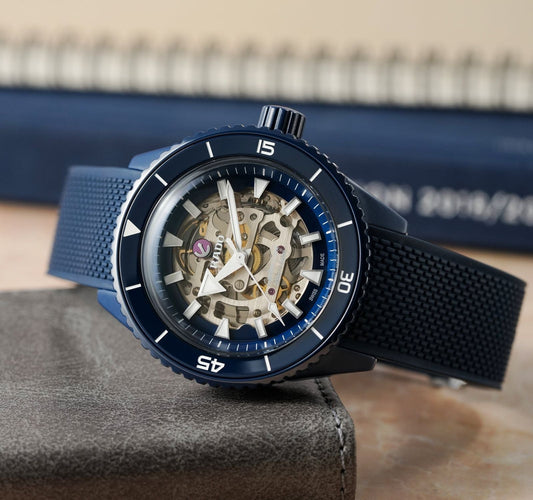 Automatic Watch With Vintage-Inspired Design