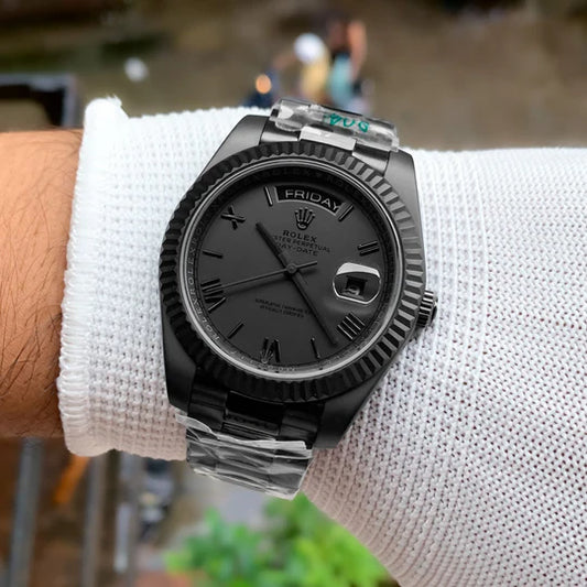 Retro Look Day Date Watch With Modern Movement