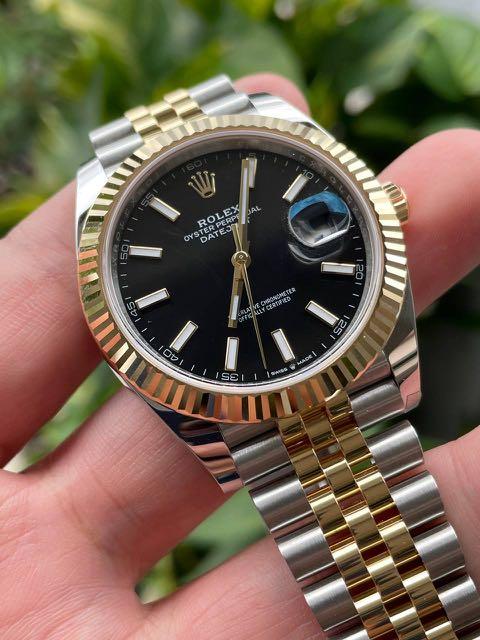 Everyday Wear Couturier Watch With Classic Appeal